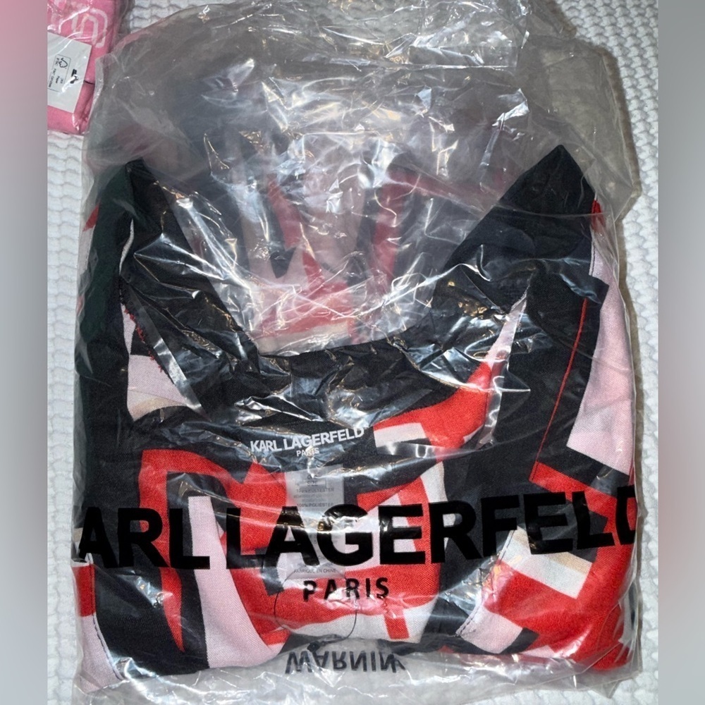 Karl Lagerfeld Paris Double L Colorblock Cover Up Red & Black NWT O/S - Picture 5 of 7